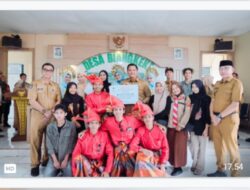 Bupati Bantaeng Serahkan Bantuan Kemensos Rp50 Juta Untuk Sanggar Seni Biangkeke