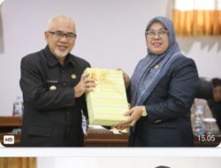 Wabup Bantaeng Serahkan Rancangan Perubahan KUA – PPAS Tahun Anggaran 2025″.
