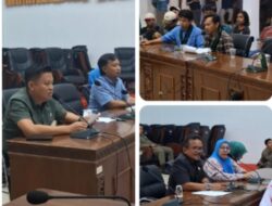 Ketua DPRD Bantaeng Terima Massa Aksi HMI di Ruang Sidang DPRD